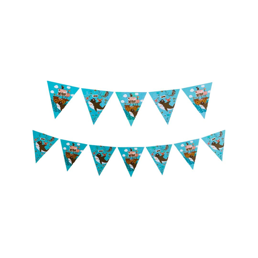 Banner Decorativ 12 Stegulete Albastre cu Rechin Pirat, Happy Birthday, Dimensiune Stegulet 17 cm - nuria.store.ro